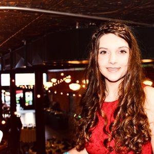 Meet your Posher, Brooke